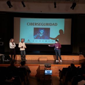 Acto de firma subvención Cáritas 25.000 euros (11)